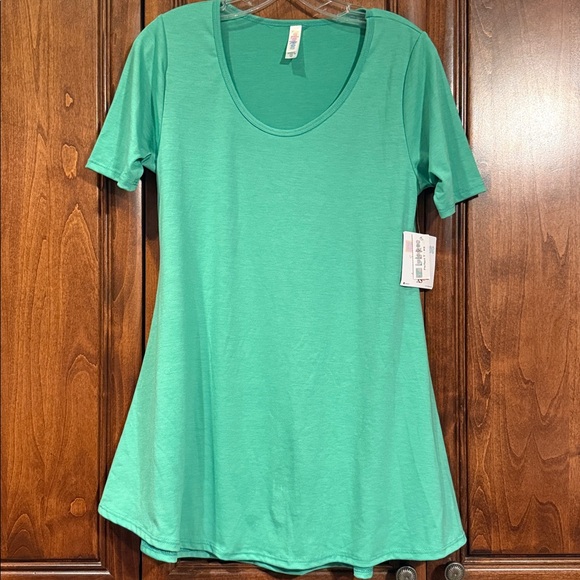 LuLaRoe Perfect Green Short Sleeve Tee - Picture 1 of 6